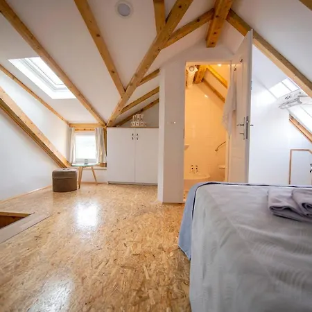 Beachfront Andrina * Vis