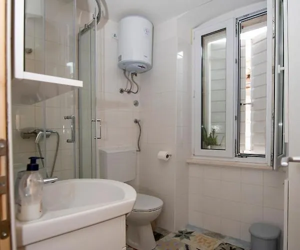 Beachfront Andrina *