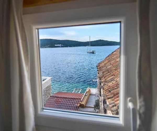 Beachfront Andrina Vis