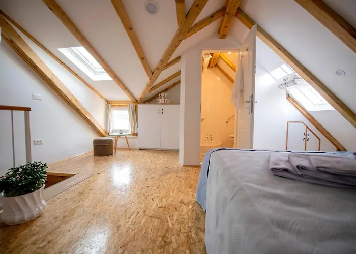 Beachfront Andrina * Vis