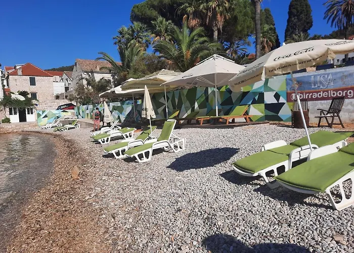 Beachfront Andrina Daire *