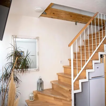 Beachfront Andrina Apartamento *