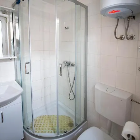 Beachfront Andrina * Vis