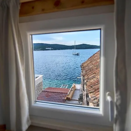 Beachfront Andrina Vis