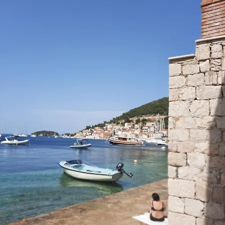 Beachfront Andrina *